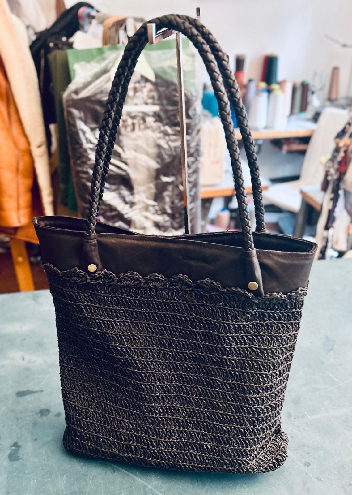 Tasche von Nadel, Karen Wolf