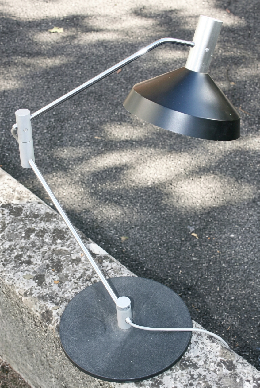 Schwarze Tischlampe Baltensweiler T50