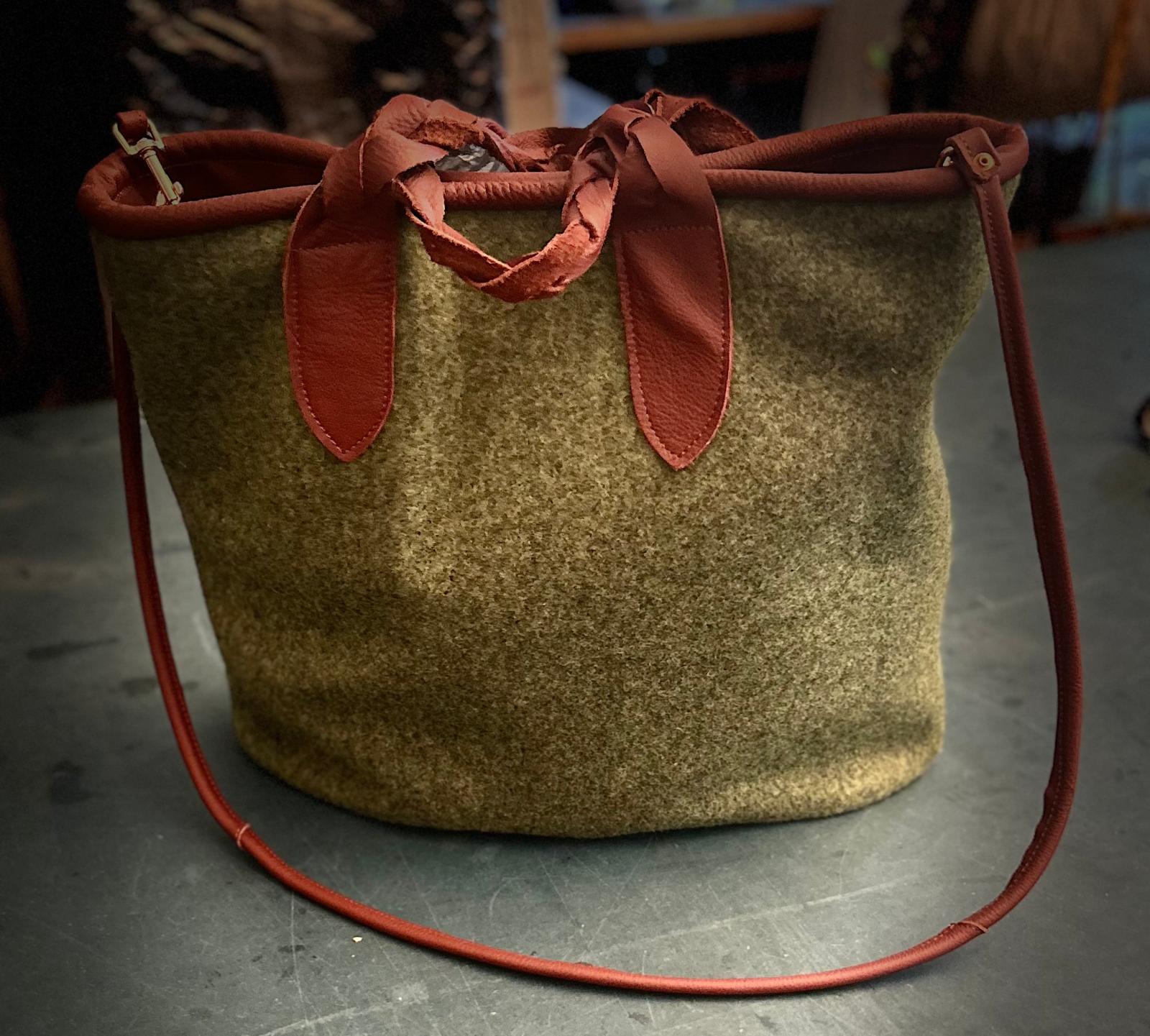 Tasche von Nadel, Karen Wolf