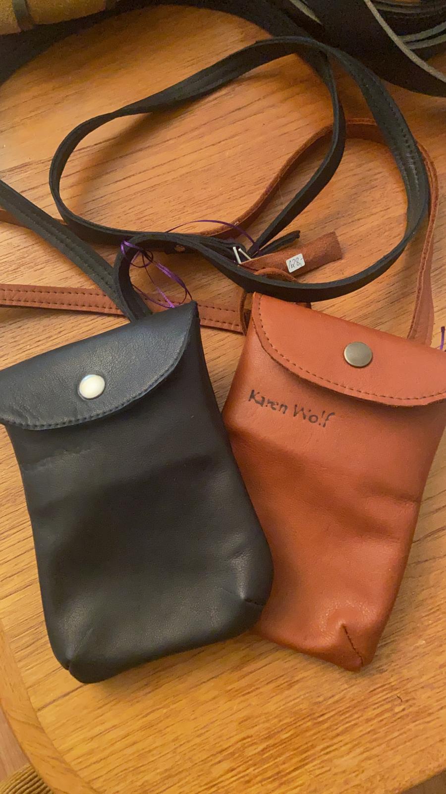 Accessoire und Textil von Nadel, Karen Wolf